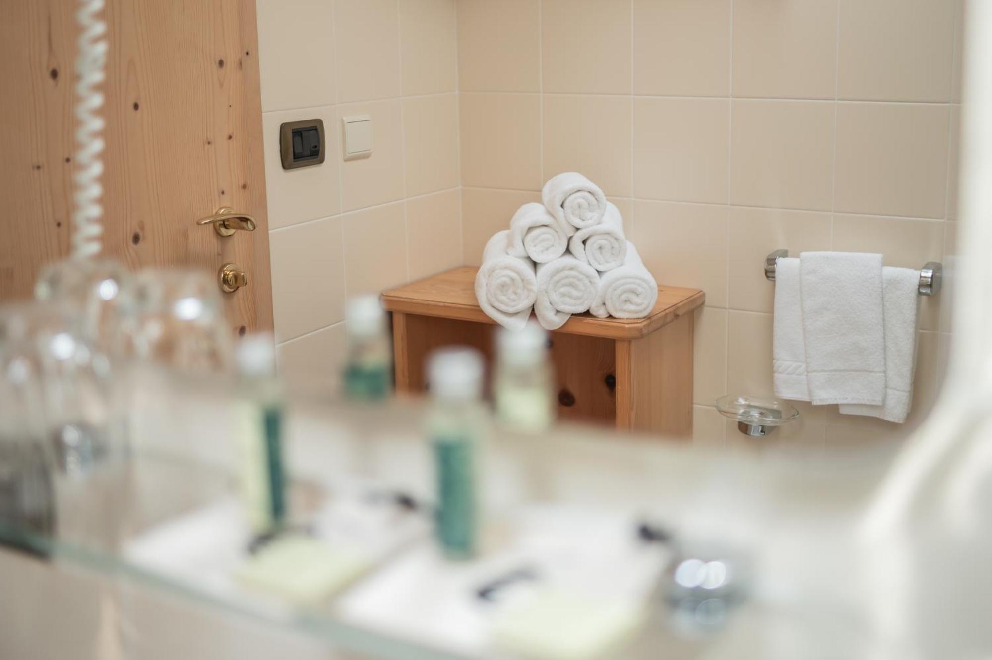 Uetia De Boerz Hotel San Martino in Badia Szoba fotó