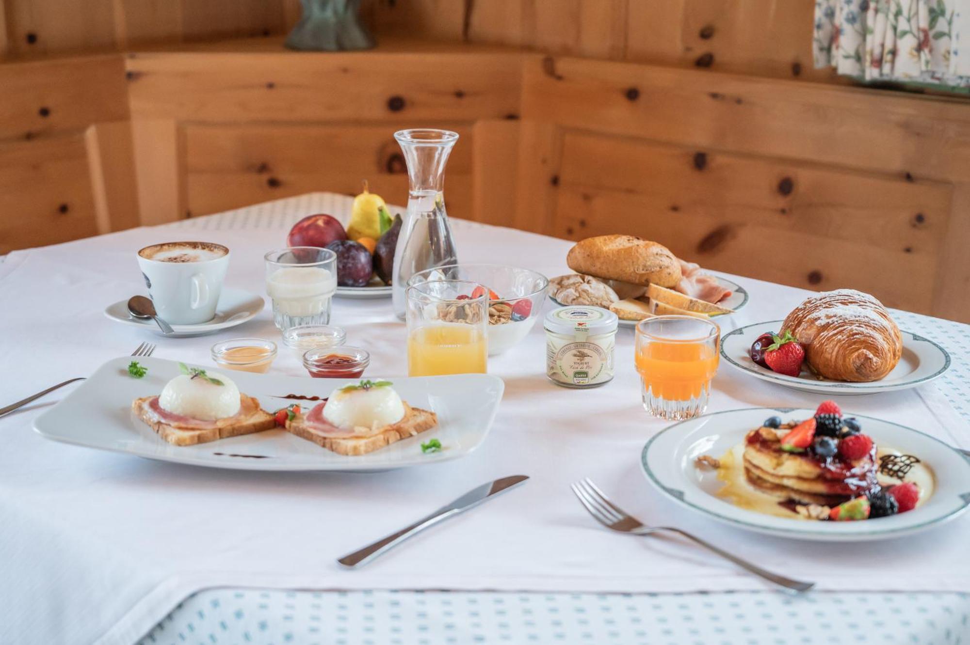 Uetia De Boerz Hotel San Martino in Badia Kültér fotó