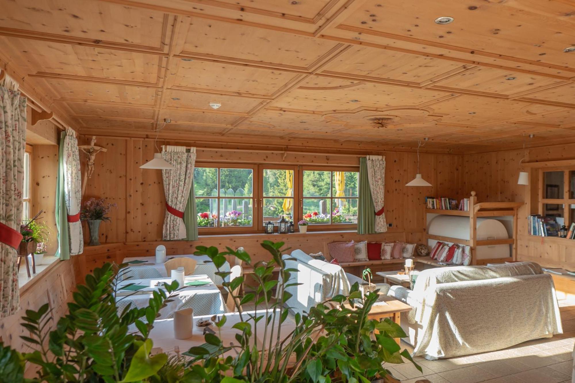 Uetia De Boerz Hotel San Martino in Badia Kültér fotó