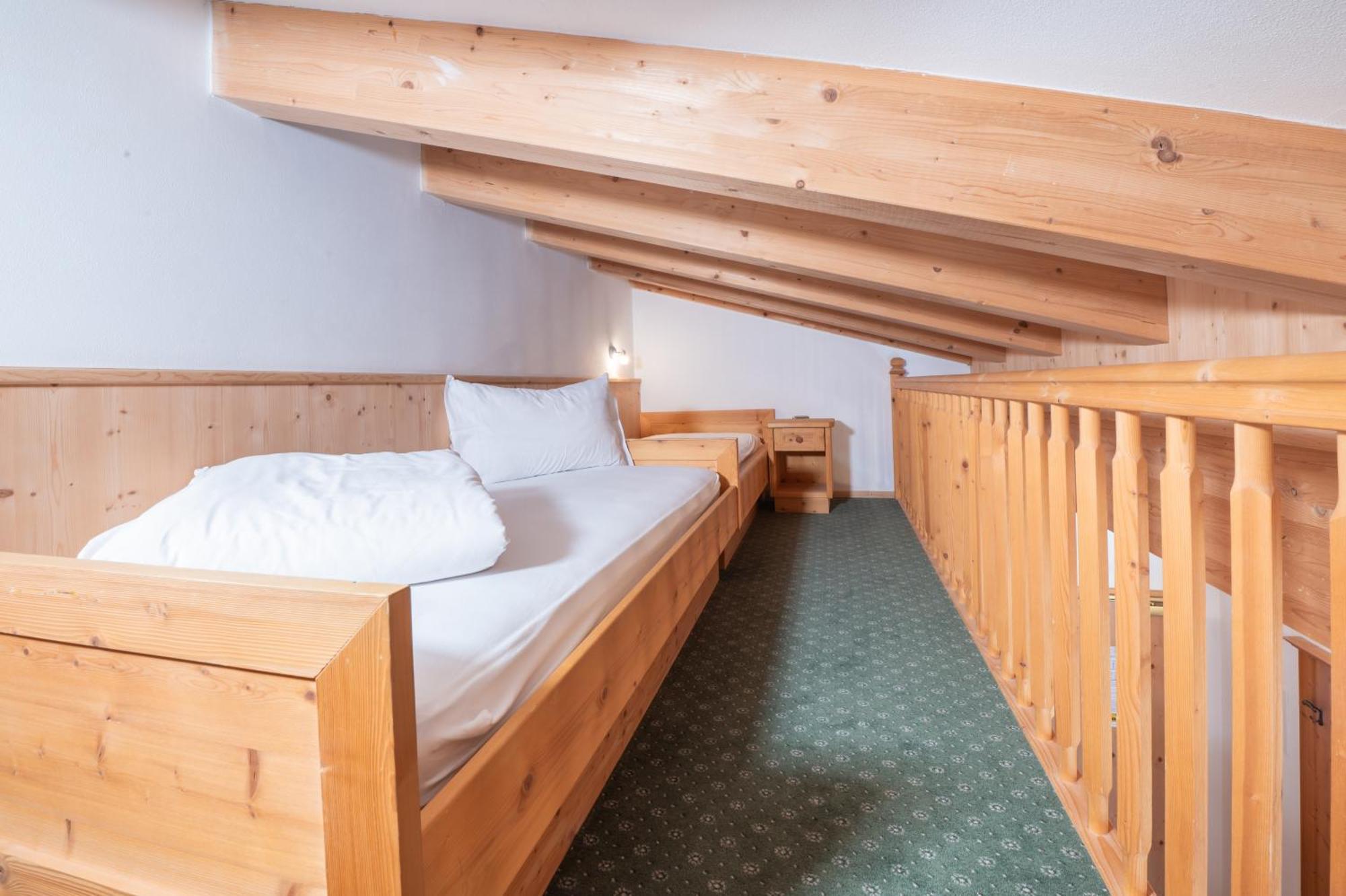 Uetia De Boerz Hotel San Martino in Badia Szoba fotó
