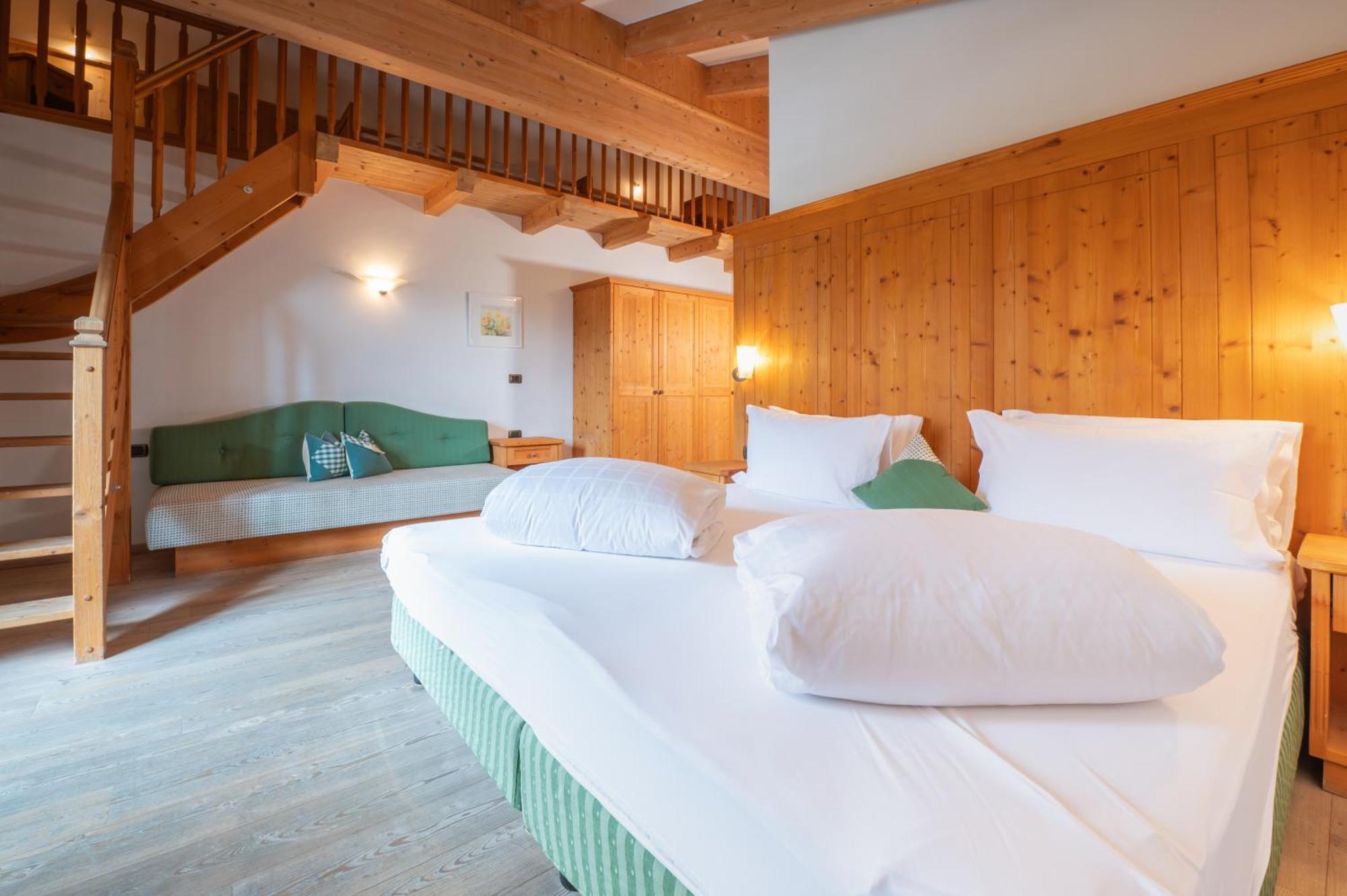 Uetia De Boerz Hotel San Martino in Badia Kültér fotó